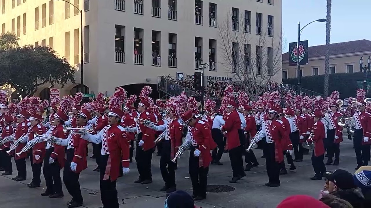 FRESNO STATE BULLDOG MARCHING BAND IN PASADENA CA| ROSE 🌹 BOWL PARADE 2025