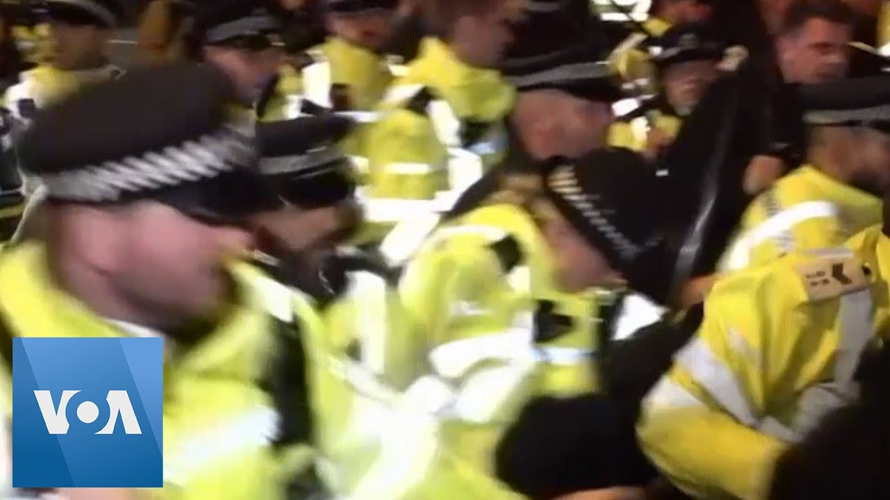 London Police Use Batons, Arrest Protesters