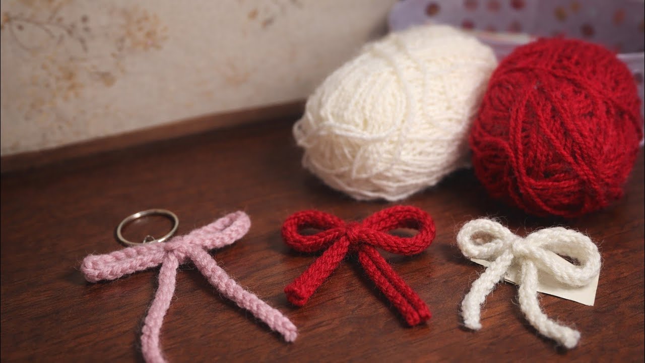 🎀 ترند الكروشيه 2026 | فيونكة كروشيه أنيقة في دقائق عملت منها ميدالية وتوك 🧶🪡