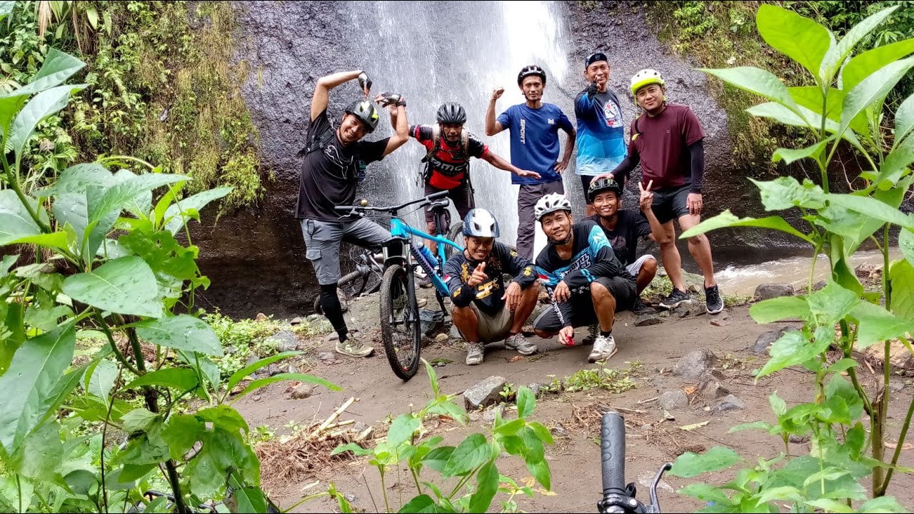 Tracking Tajungsari, Tretes Waterfall