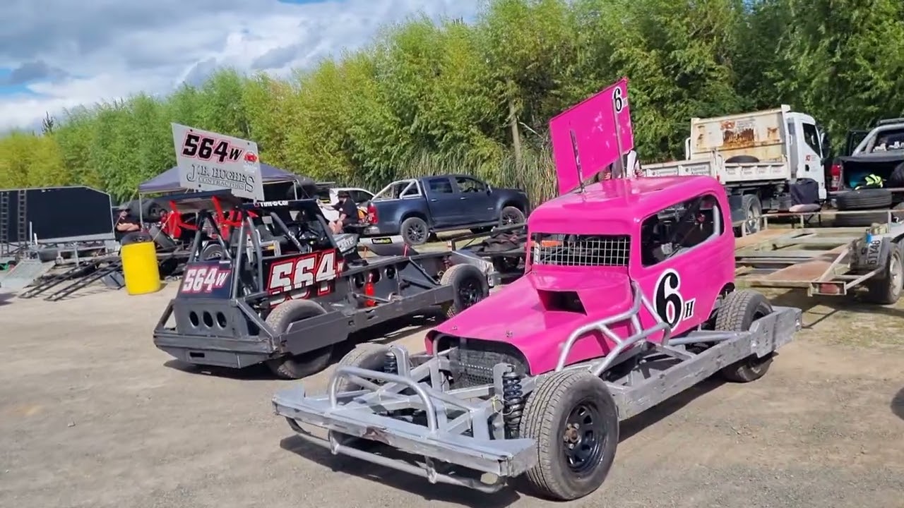 Pitwalk amongst the Stockcar Teams at the Annual Stockcar Teams Invitional at Huntly Speedway
