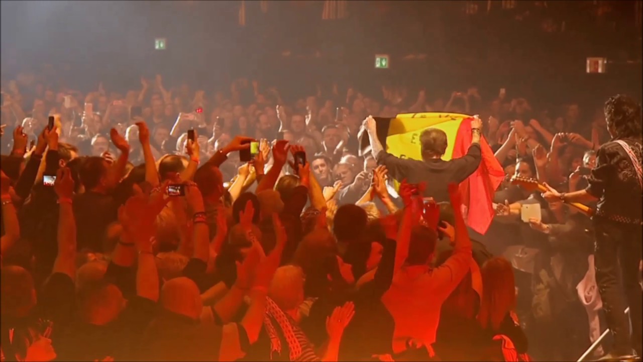 Johnny Hallyday - Rester Vivant Tour: Extrait 