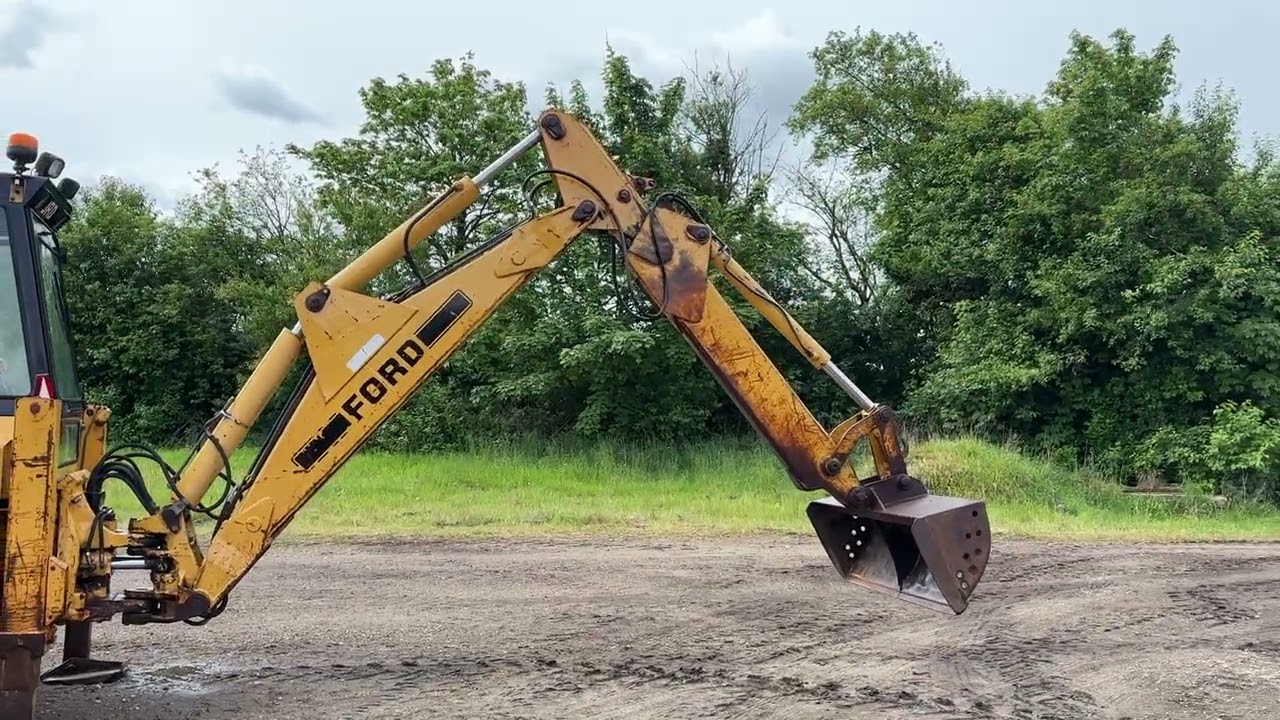 Ford 655 model LF2111 rendegraver - Kapow Online Auctions