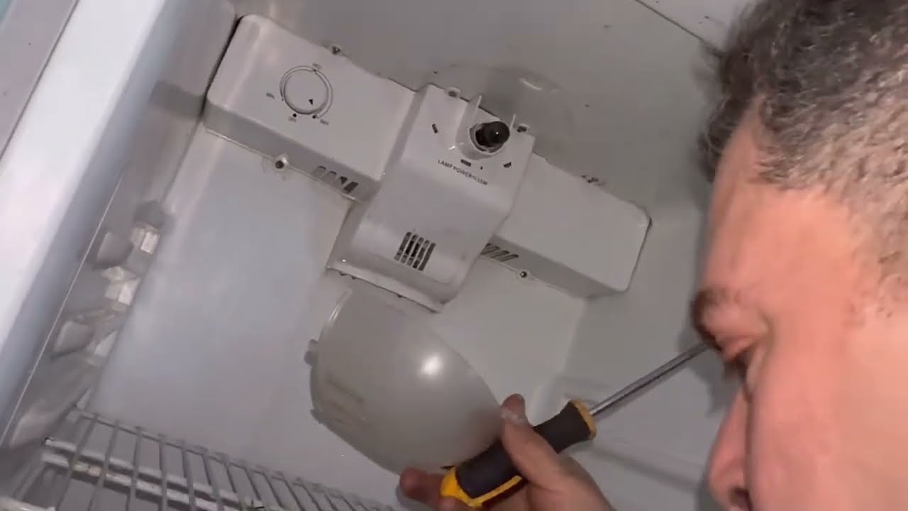 تنظيف صرف الثلاجة وحل مشكلة نزول المياه داخل الثلاجة ❄️ إصلاح تنقيط النوفروست بنفسك بدون تكلفه