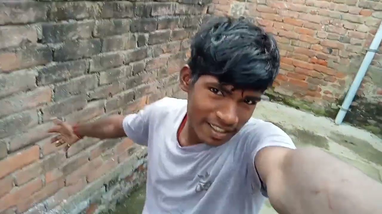 में अपने खेत में काम करते हुए हम ओर मेरा माँ दोनों मिल करके खेत#vlog prince vlogs #asarganj 