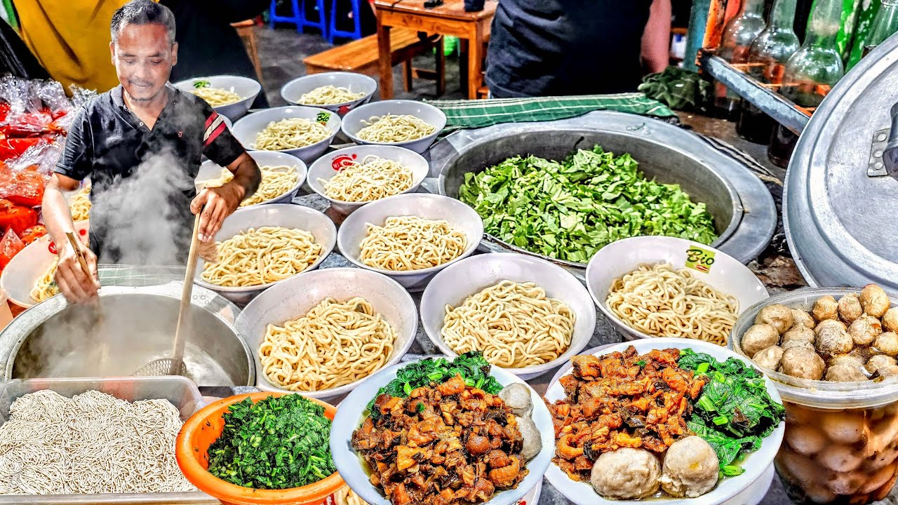 EDAN!!! 1000 PORSI AMBLAS TIAP HARI, MIE AYAM PALING LARIS, PORSI BRUTAL - Mie Ayam Solo Pak Kaboel