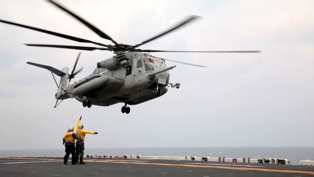 CH-53E Super Stallion Helicopters Takeoff And Landing