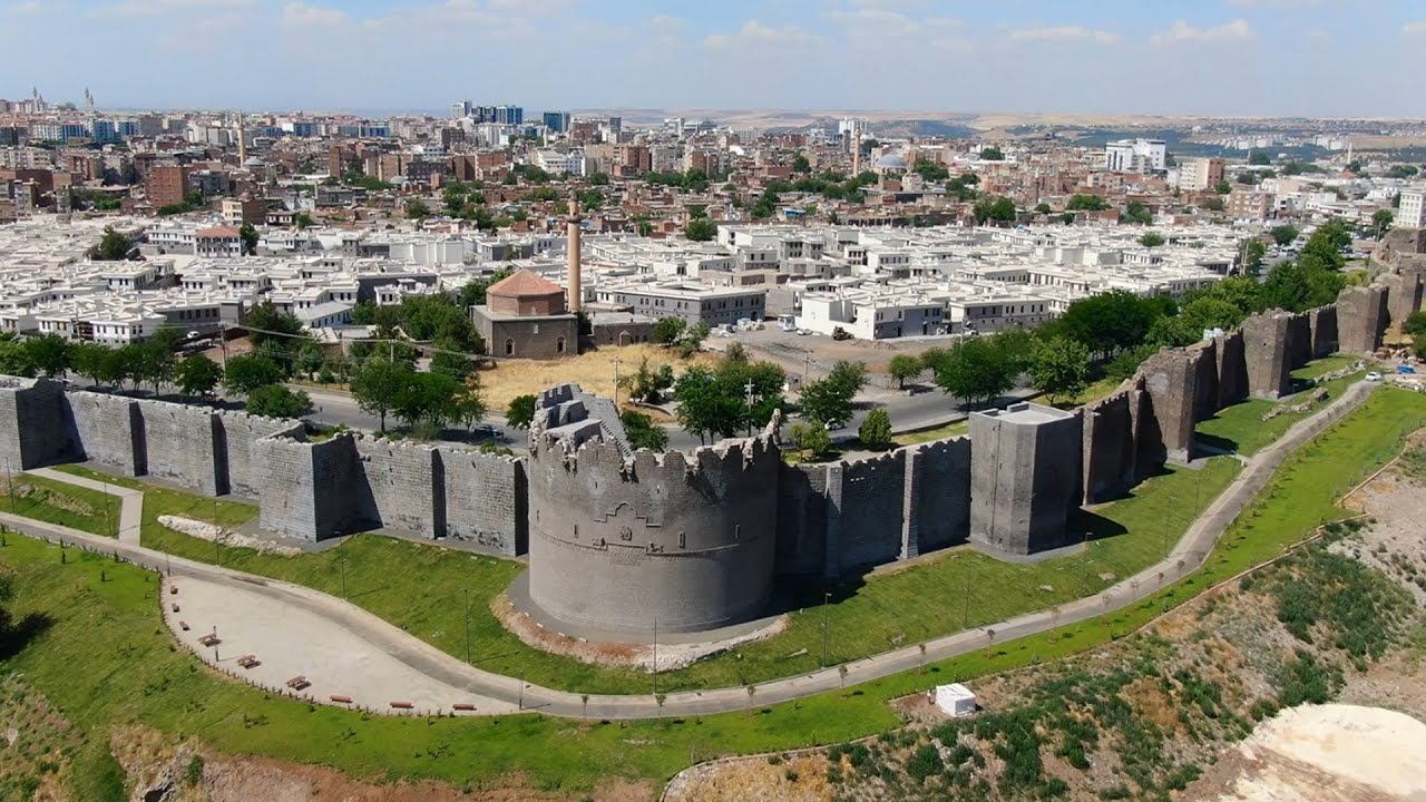 Diyarbakır surlarındaki 70 burç restore edildi, gelecek yıl etapların tamamı bitirilecek