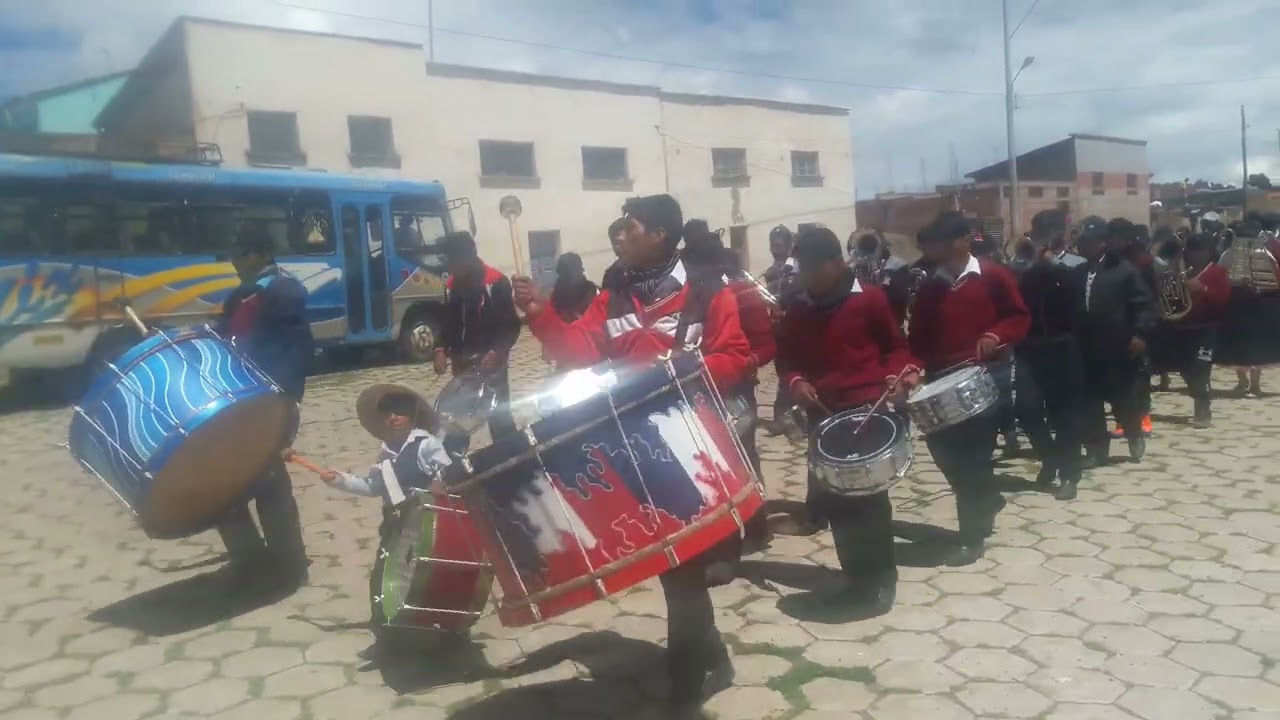 001 BANDA DE GUERRA U  E  JOSE BALLIVIAN 2019