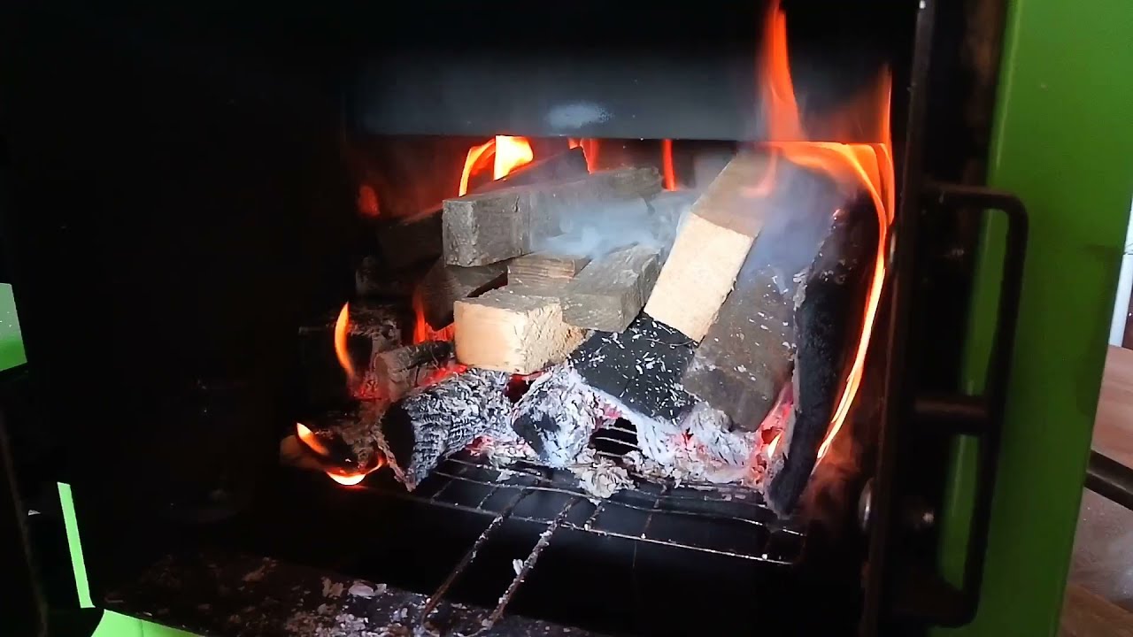 УГЛЕАВТОМАТ НА ДРОВАХ  .
