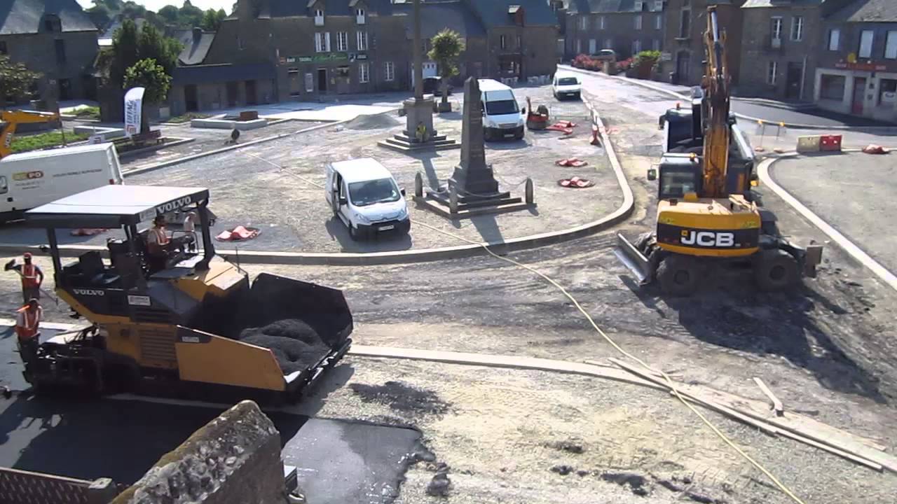 Pose des enrob&eacute;s sur les parkings - Bonnemain