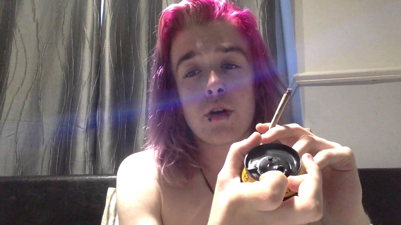 SOUR DIESEL STRAIN REVIEW + CHANNEL NEWS AYY
