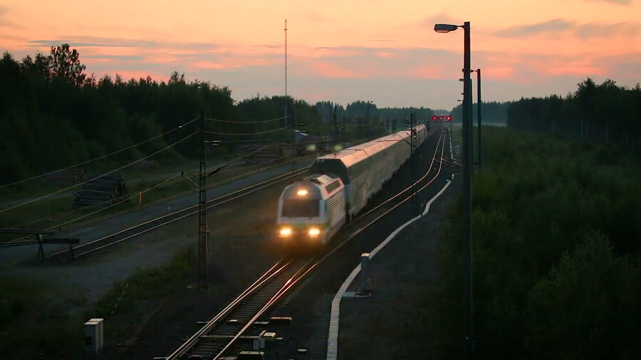 Y&ouml;juna IC 266 ohittaa Jalasj&auml;rve&auml;