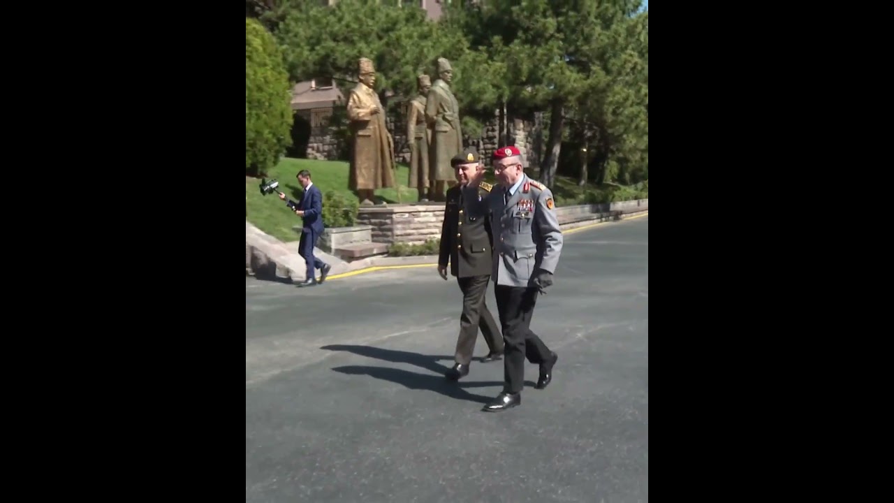 Turkish Chief of General Staff General G&uuml;rak meets with German Chief of Defense General Breuer