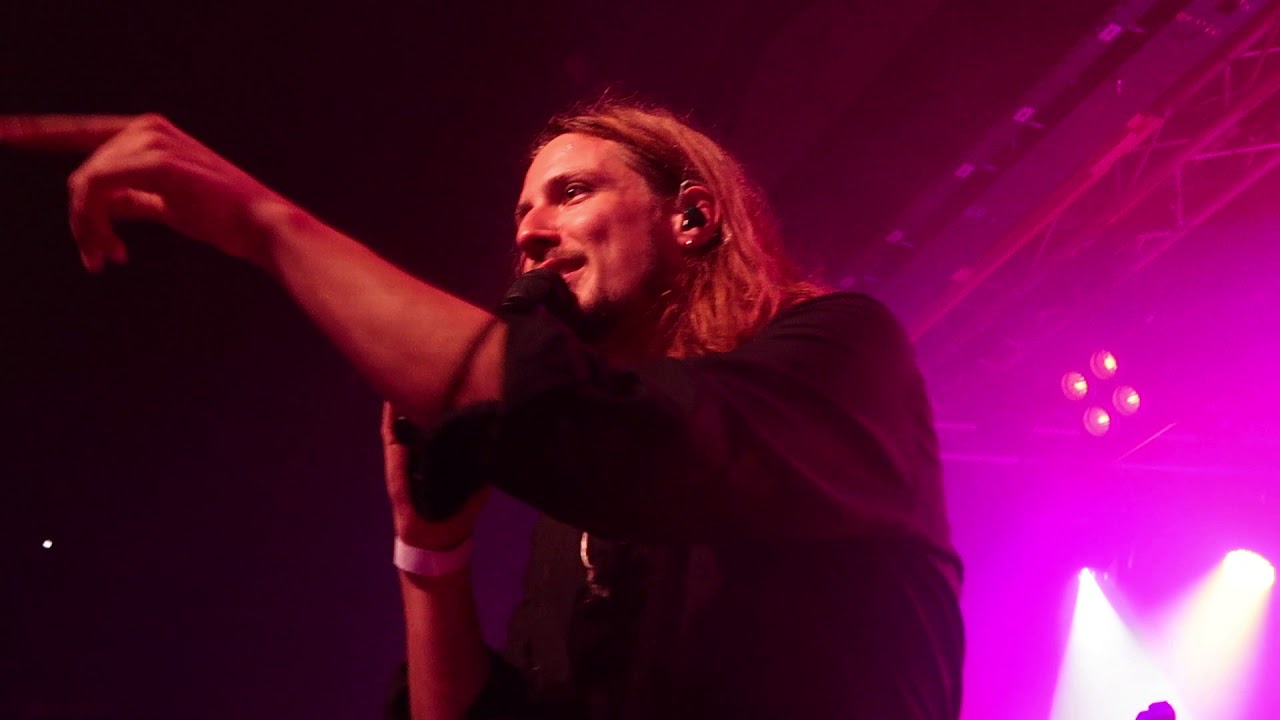 Yokko - Calling all gods - 08/09/2017 @ Plaza Zürich