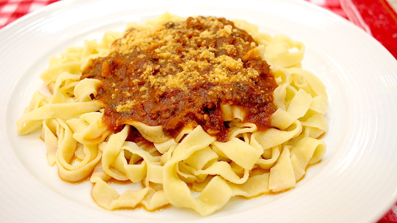 MASSA DE MACARRÃO CASEIRO MAIS FÁCIL DO MUNDO -USEI 2 INGREDIENTES -NÃO USA CILINDRO-Isamara Amâncio