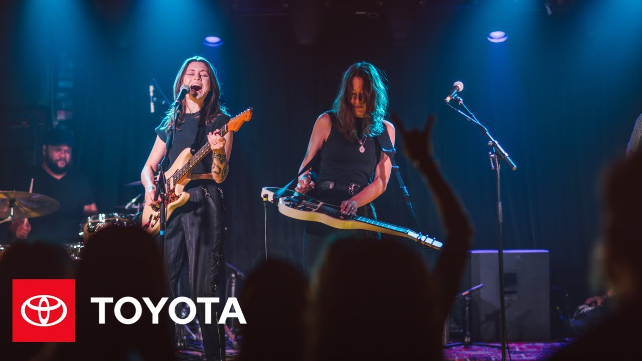 Larkin Poe Performs 
