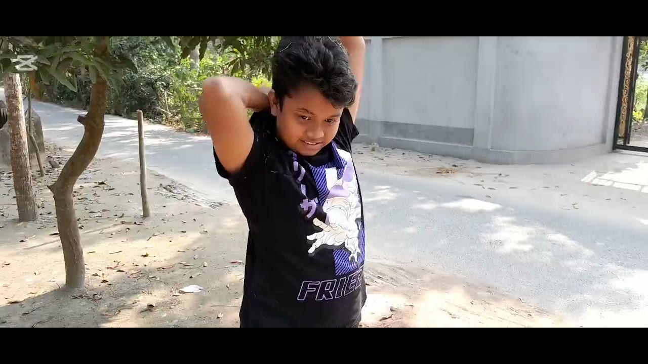 গ্রামের বাড়ির আশেপাশে 