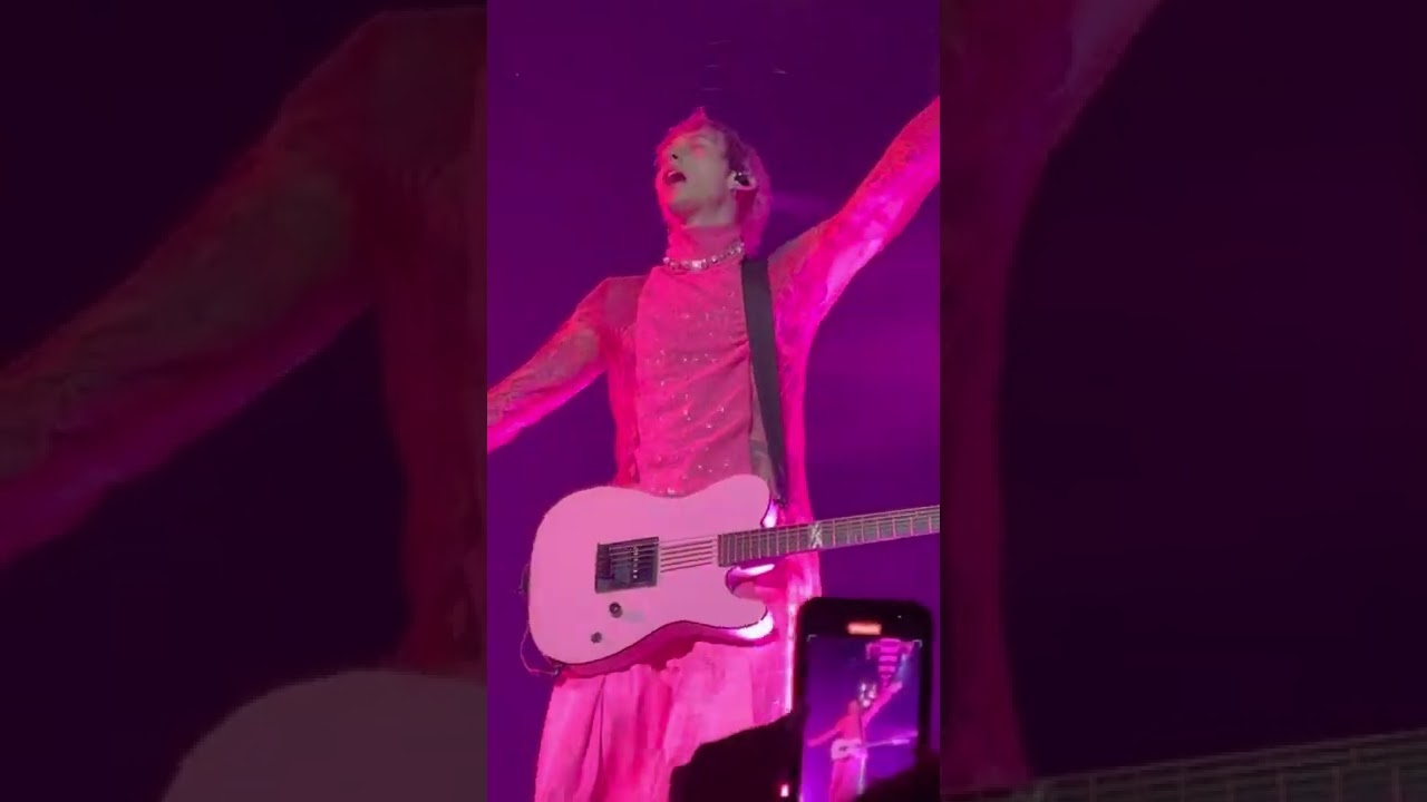 Machine Gun Kelly - Bloody Valentine