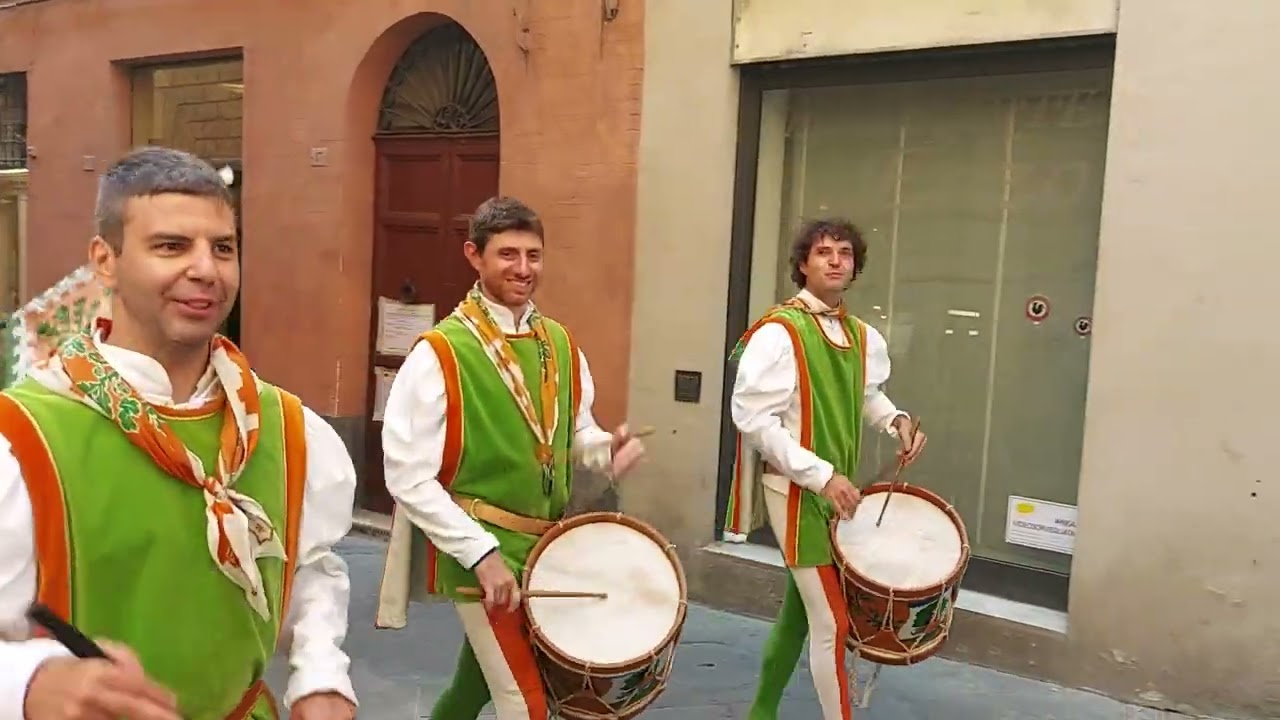 il giro della vittoria della Contrada della Selva