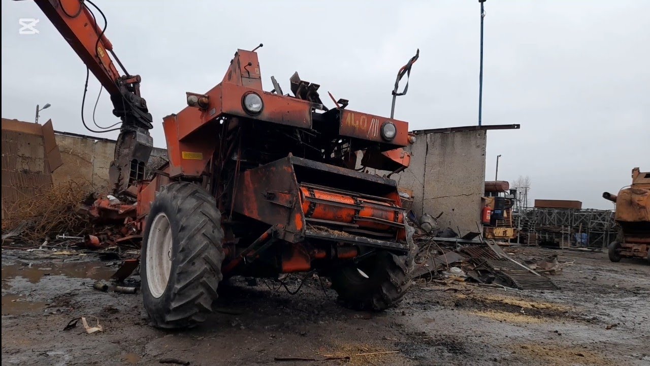 Rozbiórka na złom kombajnu bizon zo56 i ogłoszenia.