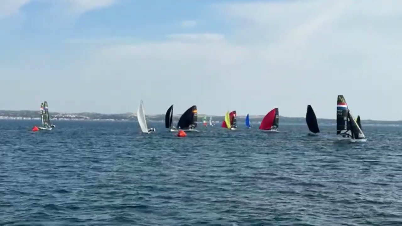 Race 5, 49er yellow fleet rounding gate