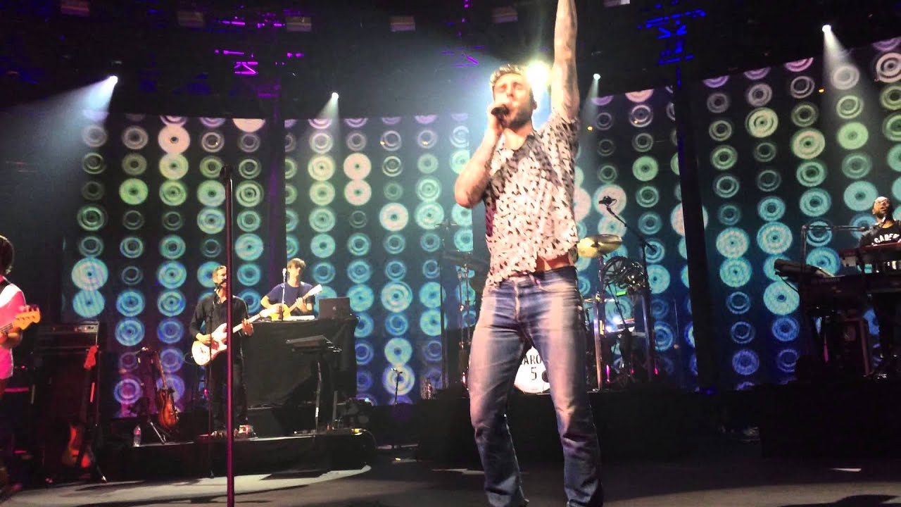 Maroon 5 - Stereo Hearts (LIVE Performance @ iTunes Festival 2014 London)