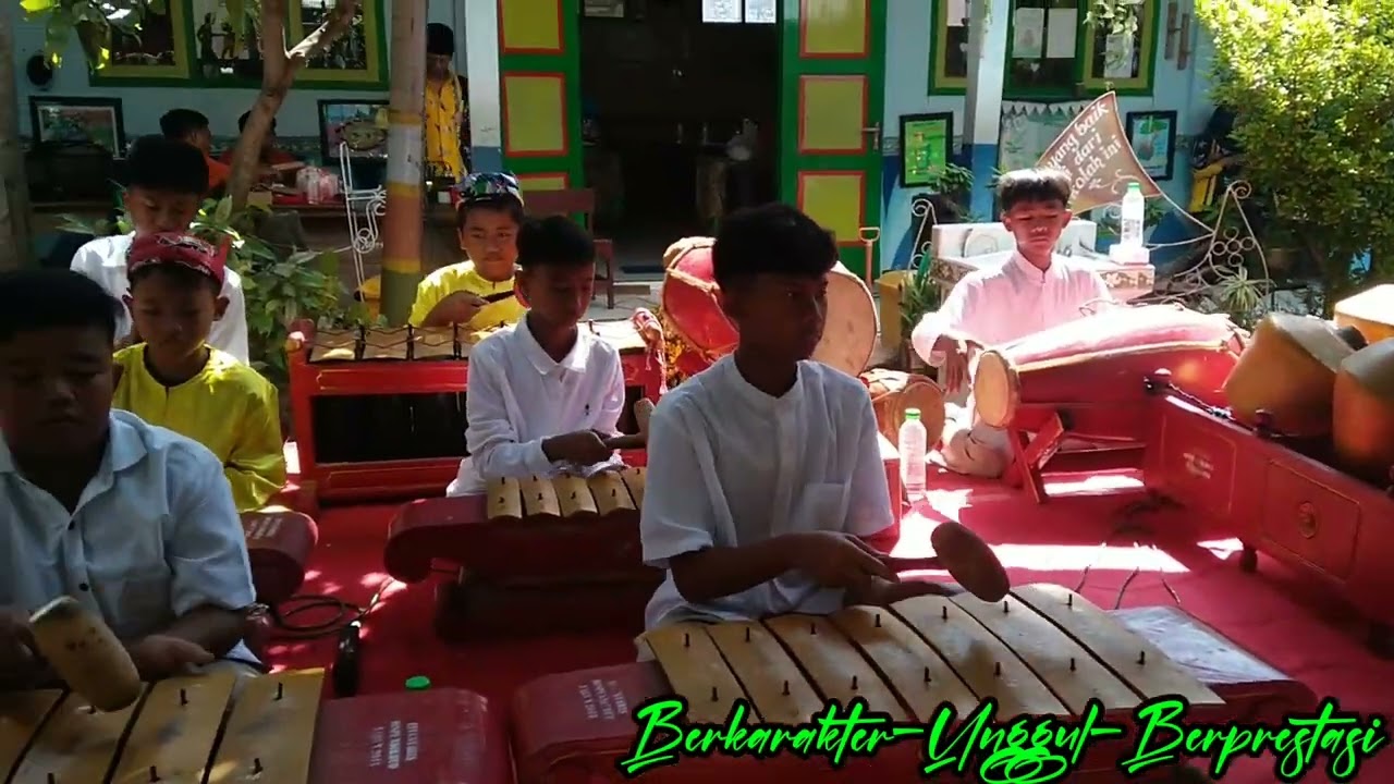 Penampilan Karawitan SDN 1 MIMBAAN