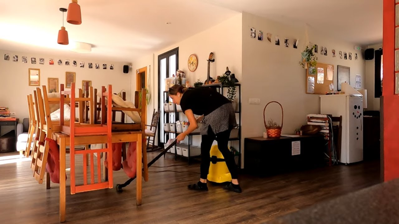 A Day in the life of a volunteer - Hostel Edition