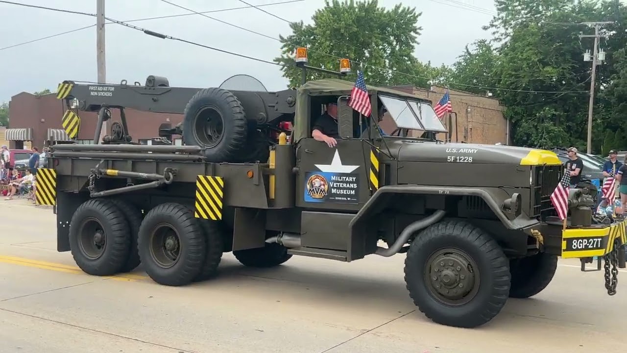 Oshkosh Wisconsin fourth of July parade 2024 🇺🇸🫡