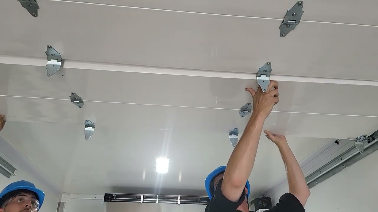 4B. ਇਨਸੁਲ-ਲਾਈਟ ਦਰਵਾਜ਼ਾ ਲਗਾਉਣਾ  - Installing the Insul-Lite Door