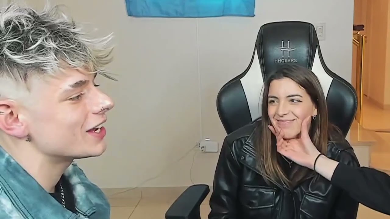 MILI LE TIRA ONDA A OKY *sofi celosa* - Sofily team