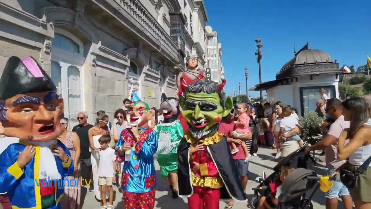 VALMIÑORTV - Pasacalles de los Gigantes y Cabezudos en Baiona
