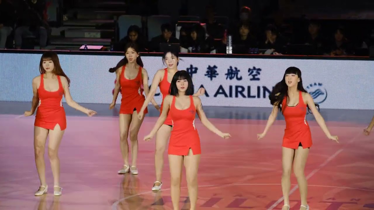 20241214 勇士 v.s 領航猿 暫停時間 Pilots Crew 表演 趙娟週 조연주 @桃園巨蛋體育館