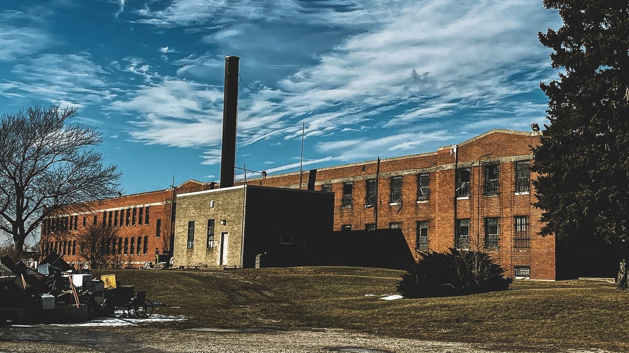ABANDONED PRISON IN ILLINOIS - CLOSED  20 YEARS AGO