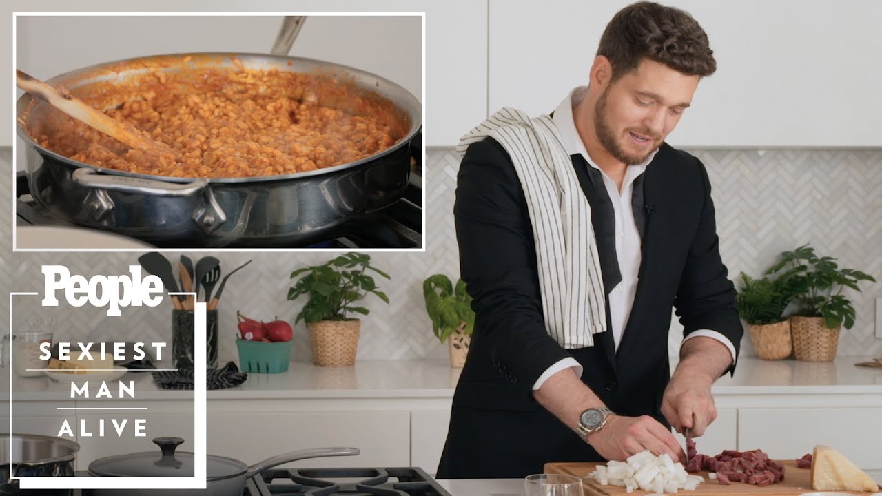 Michael Bublé Cooks His Nonna's Famous Risotto | PEOPLE