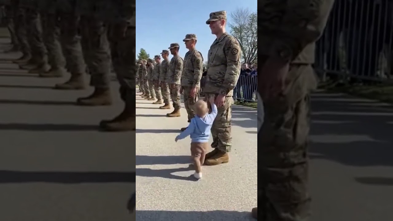 Он трогал каждую ногу, говоря &laquo;Нет&raquo;, пока не нашёл его! 🇺🇸👶
