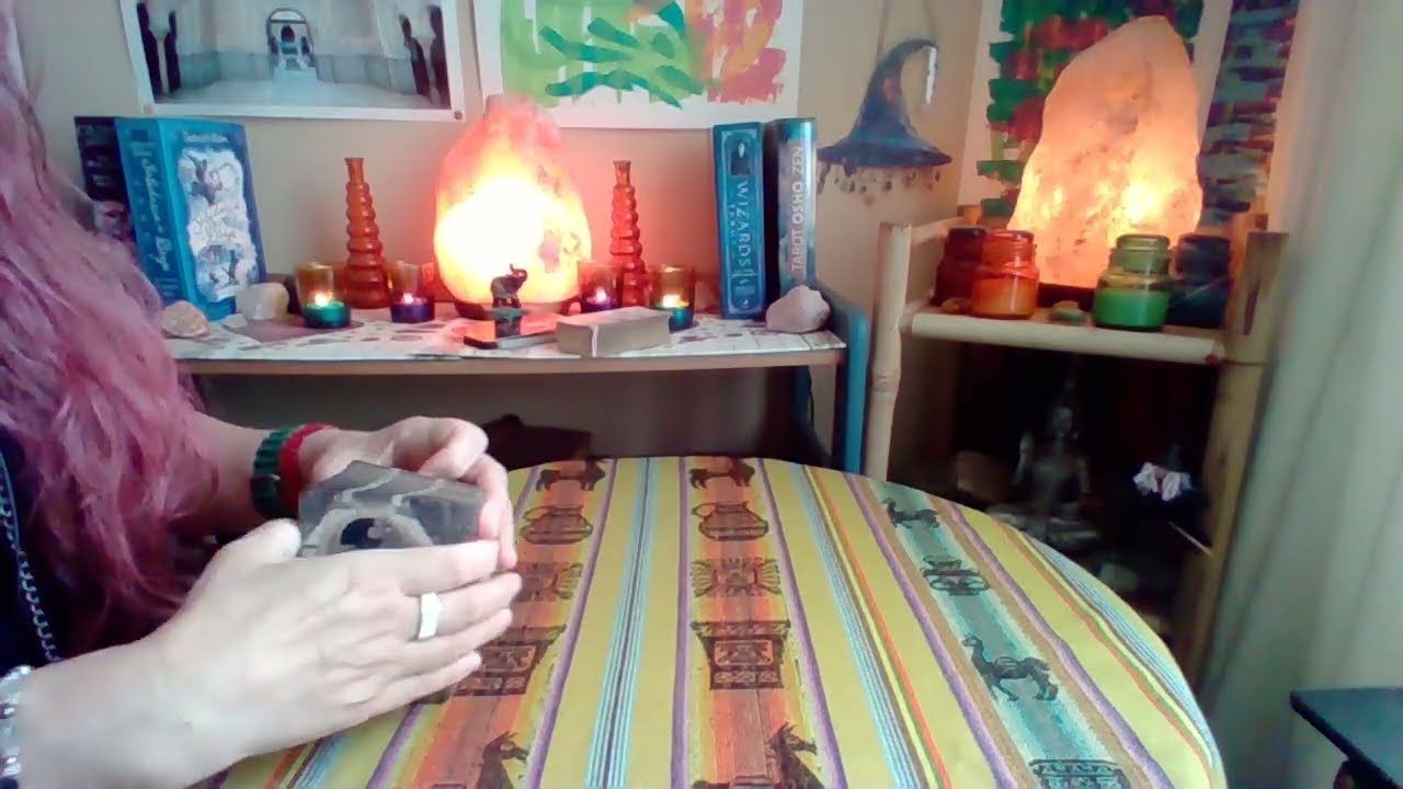 ESCORPIO!! 🔮 Est&aacute;s en tranquilidad, haciendo silencio!! Tienes ofertas rom&aacute;nticas de todo tipo!!