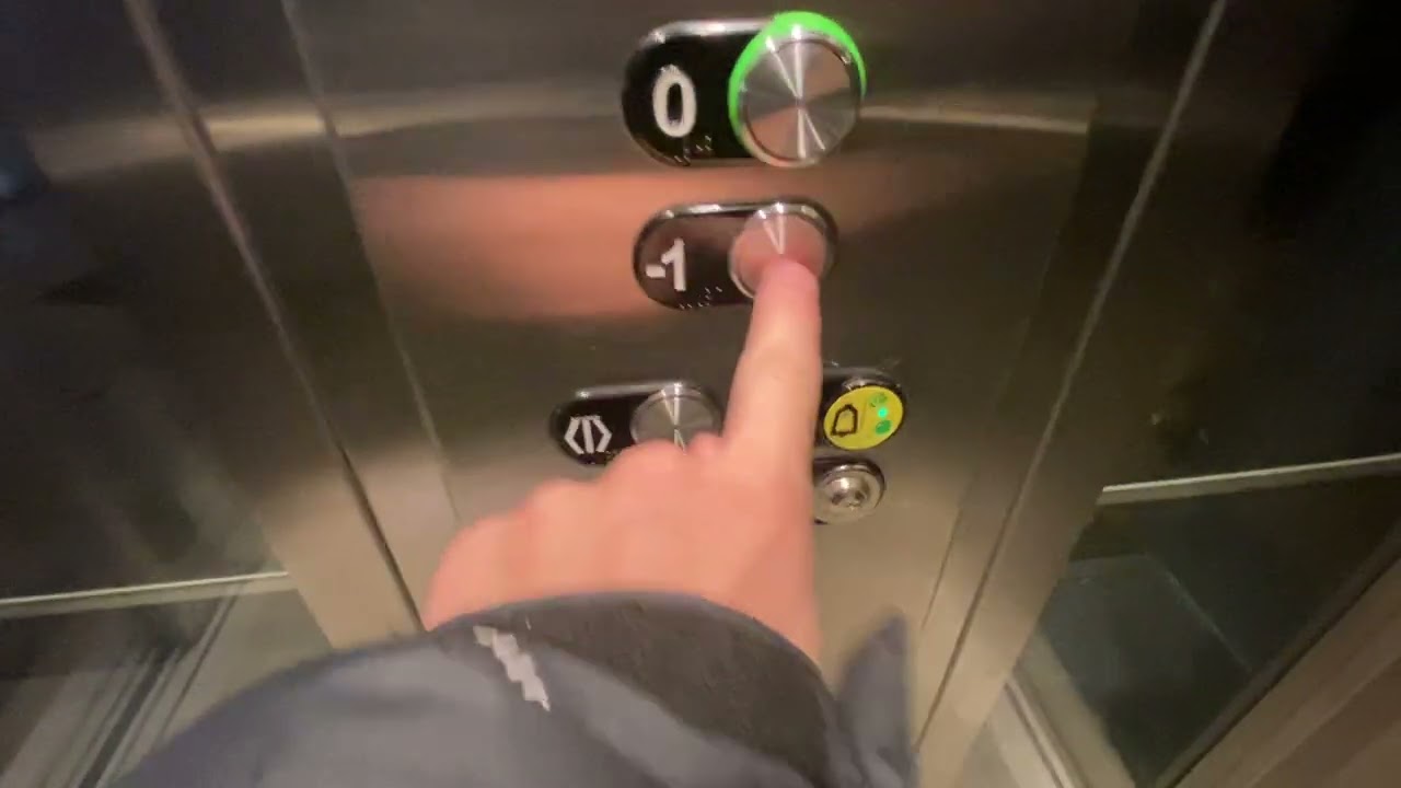 Magnifique Sodimas Parking Casino 📍 Enghien-les-Bains France #ascenseur #elevator #automobile 