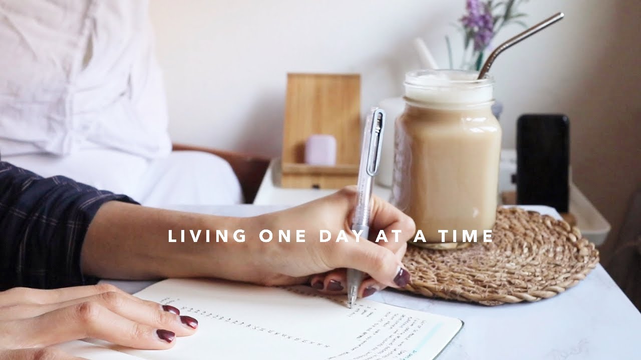 daily life of people who are locked inside their homes, cooking, eating, baking