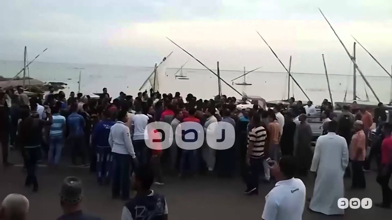 رصد | أهالي براج البرلس يقطعون الطريق الدولي بالإسكندرية بعد مقتل 9 من ذويهم في حادث تصادم