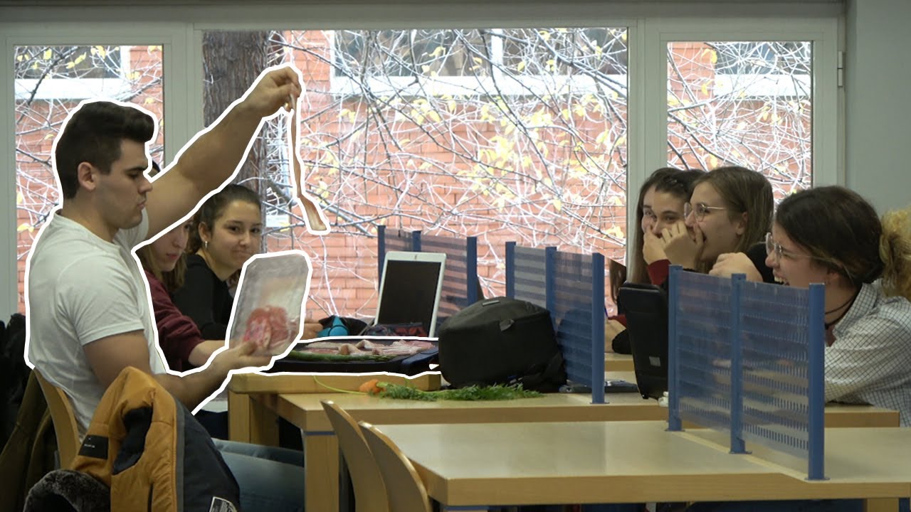 COCINANDO en la BIBLIOTECA 🤤🥓 [Cámara Oculta]