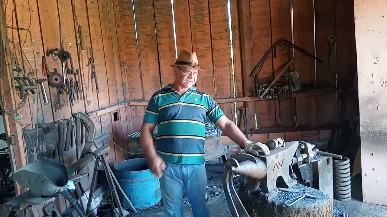a solidão do ferreiro a sua bigorna