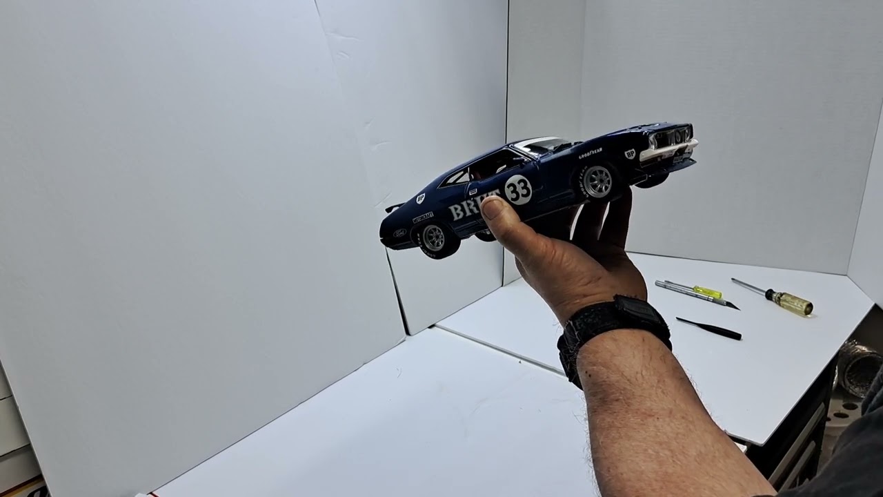 1/18 SCALE UNBOXING