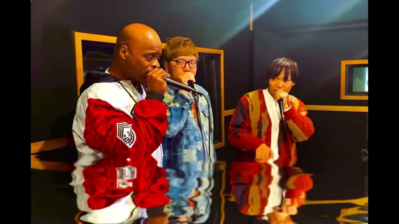 “HOUSE MUSIC”                          KENNY M., HIKAKIN & DAICHI”  @HikakinTV @daichibeatboxer