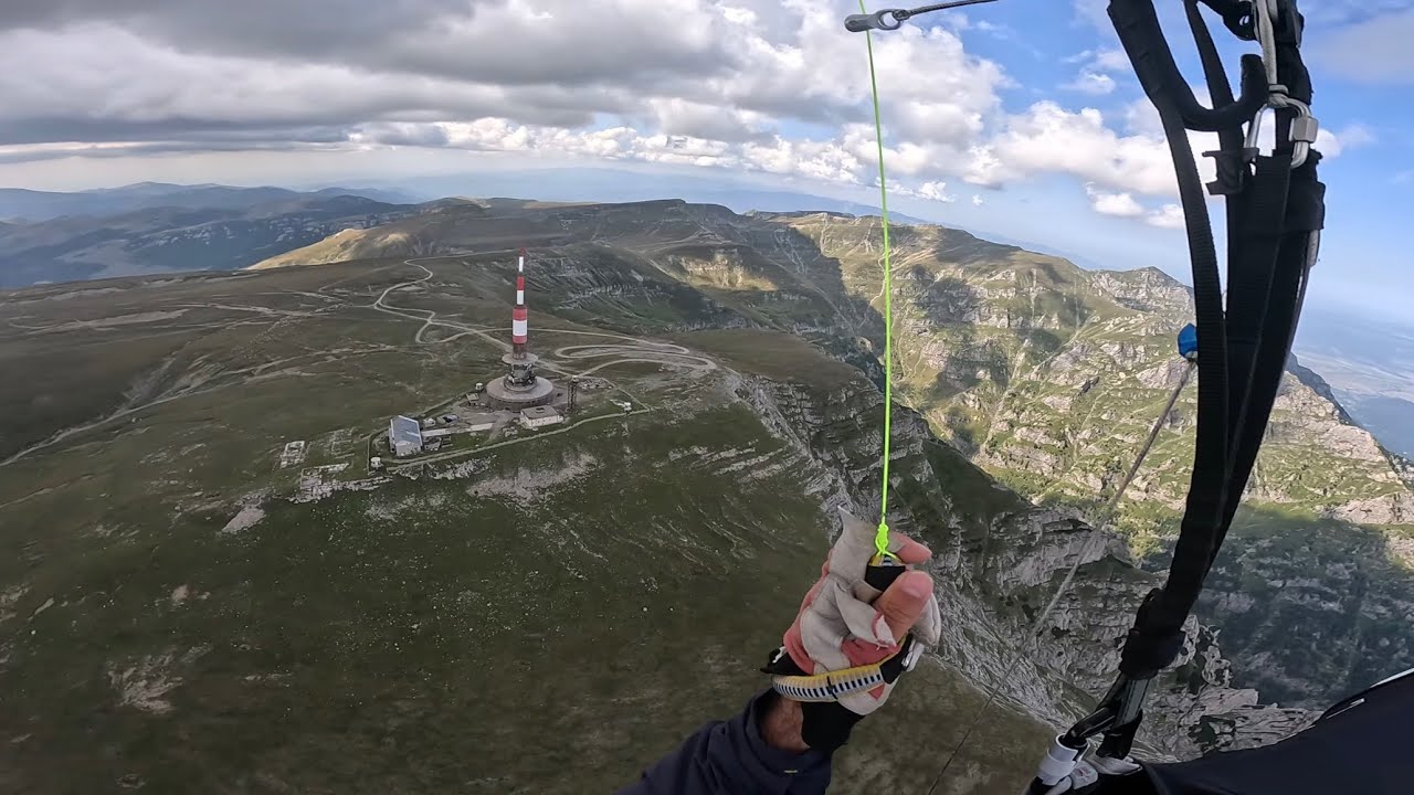 Aproape 7 ore de zbor cu parapanta, vezi în descriere 