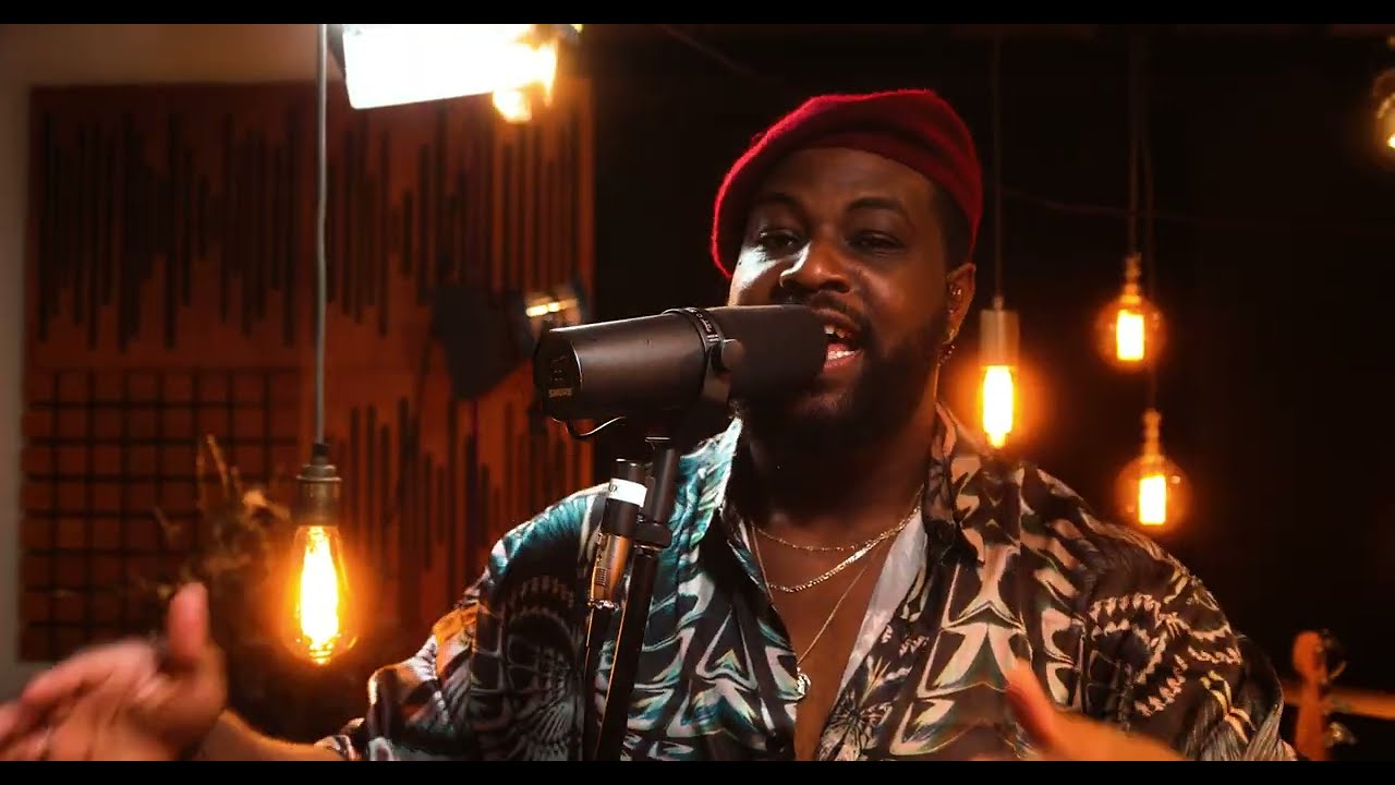 Akin Amusan - Spend The Night Away - LIVE