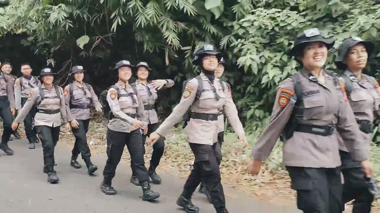LATEPOST |  TRADISI PEBARETAN ANGKATAN 50 / 55 DIREKTORAT SAMAPTA POLDA SULUT