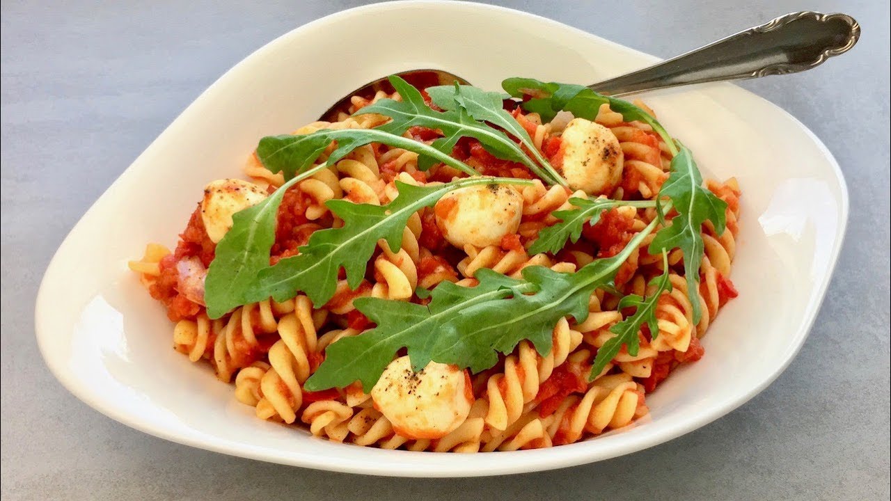 Pastasalat mit Tomate-Mozzarella 🥰 aus dem Thermomix® TM5 / TM6 - Thermilicious
