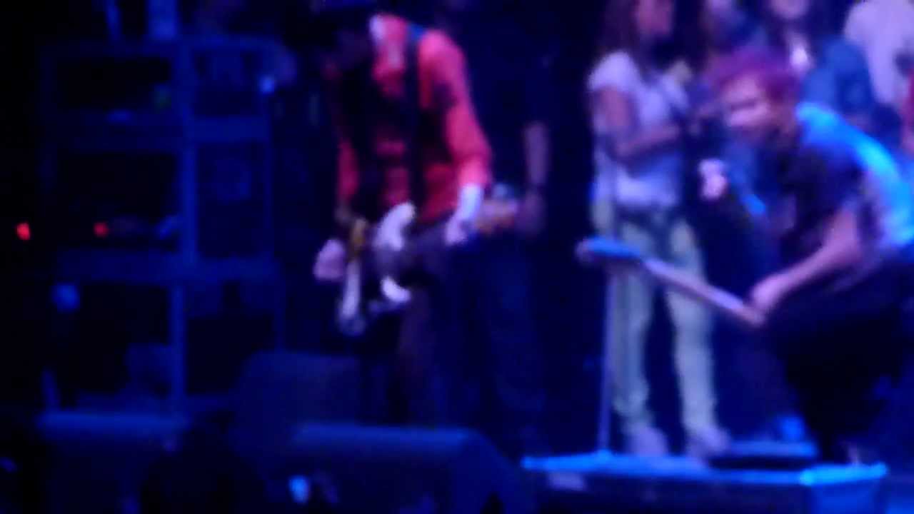 Sum 41 @ 013 Tilburg (2012), Part VII - 'No Brains'